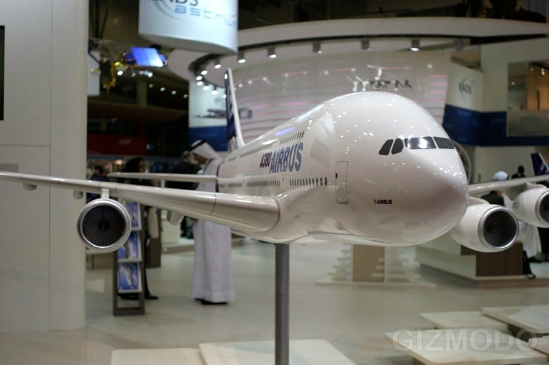 Illustration for article titled Dubai Air Show Has Most Amazing Aircraft and Weapon Models Ever